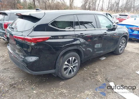 2022 Toyota Highlander Xle z USA, uszkodzony, nr VIN 5TDGZRBH3NS189372